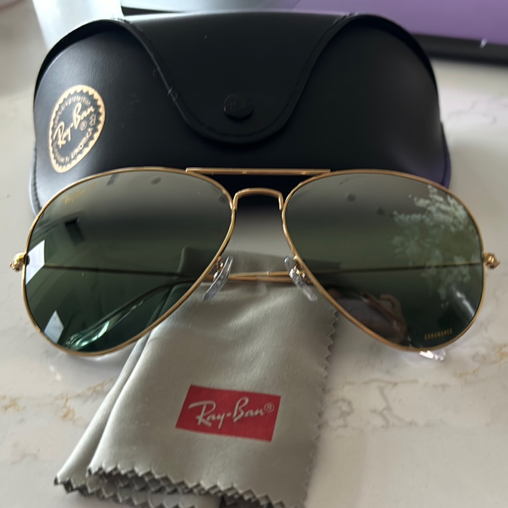Ray-Ban Chromance Gold Green Aviator Sunglasses